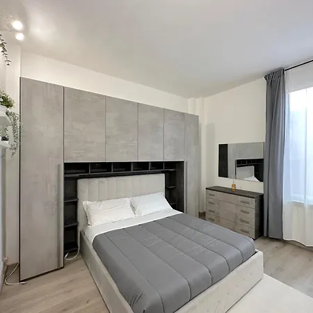 House * بولونيا